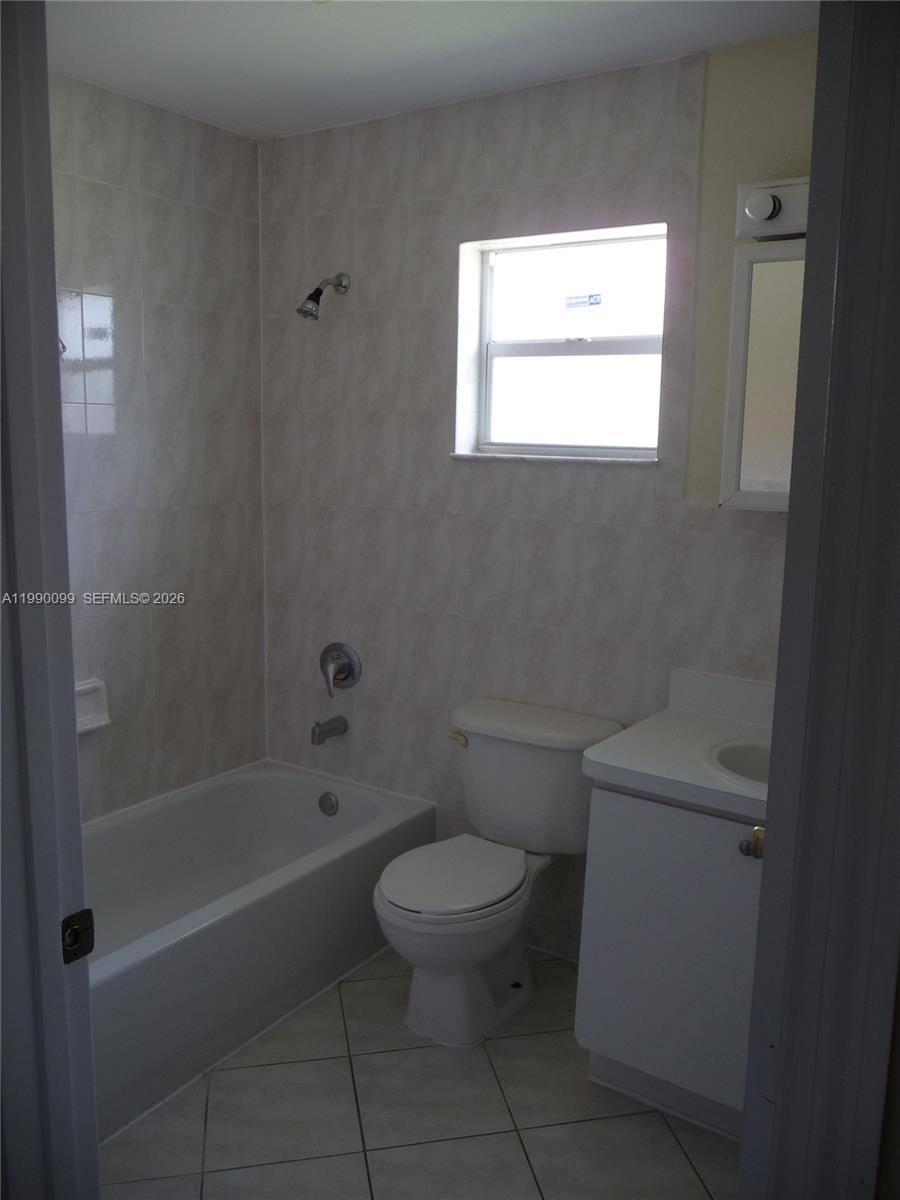 House for rent at 841 NW 10th St #841C, Hallandale, FL 33009
