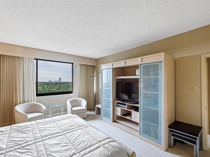 Apartment for rent at 49 Briar Hollow Lane #ID70002, Houston, TX 77027