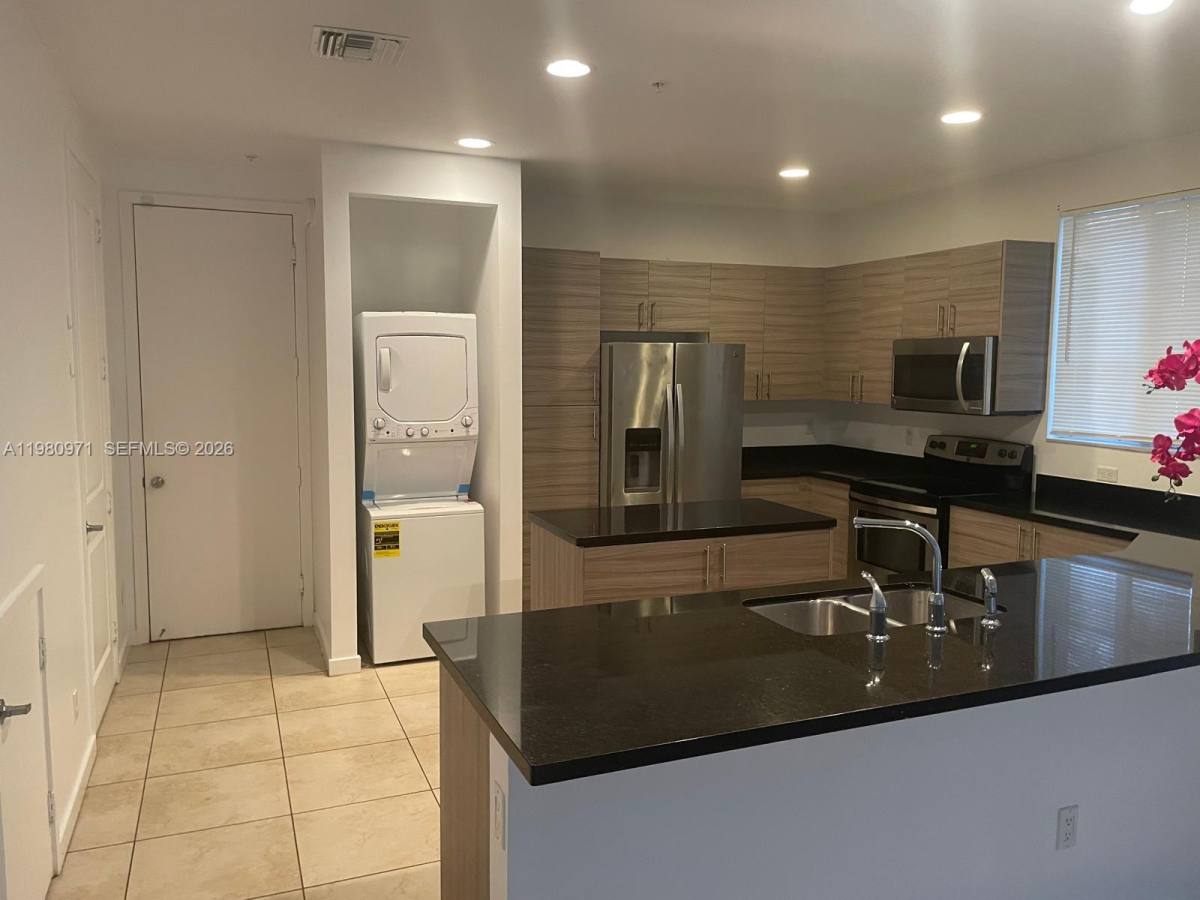 Townhouse for rent at 2736 SW 81st Terrace, Hollywood, FL 33025