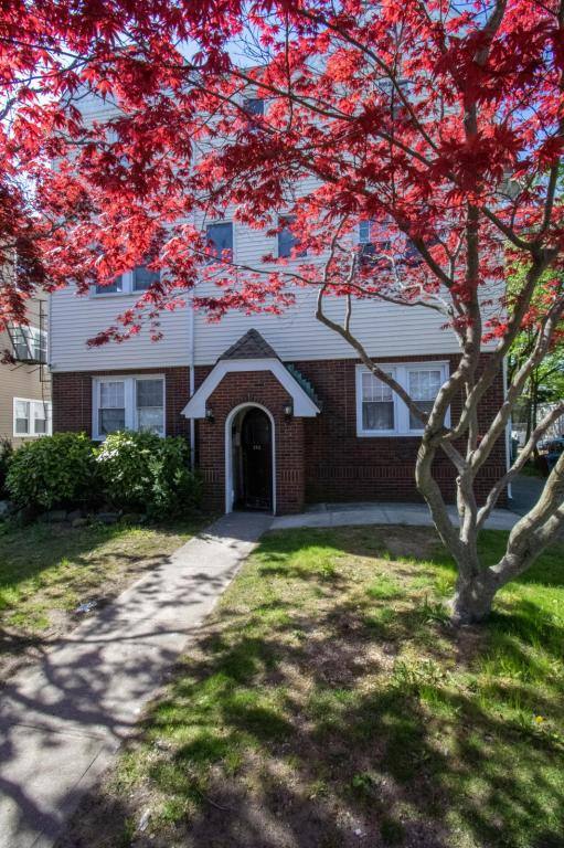 House for rent at 840 Seaman Ave, 2W, Baldwin, NY 11510