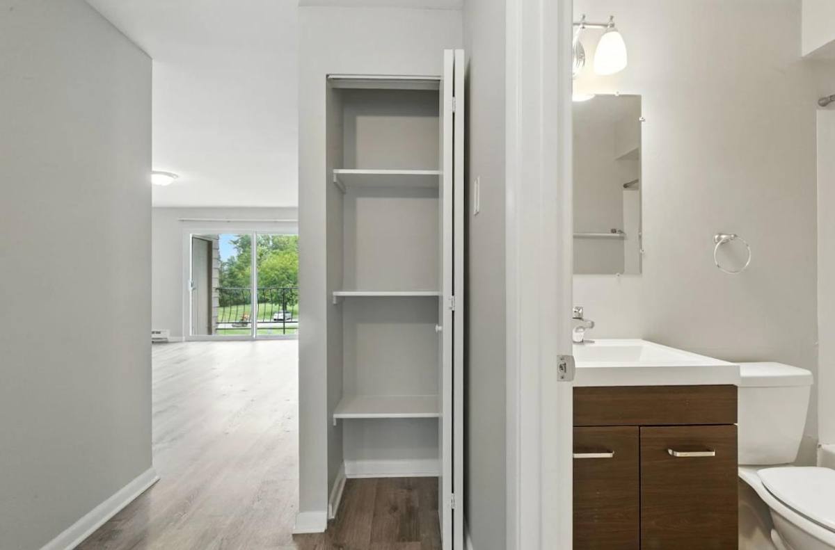 Apartment for rent at 333 Neringa Lane, Hobart, IN 46342