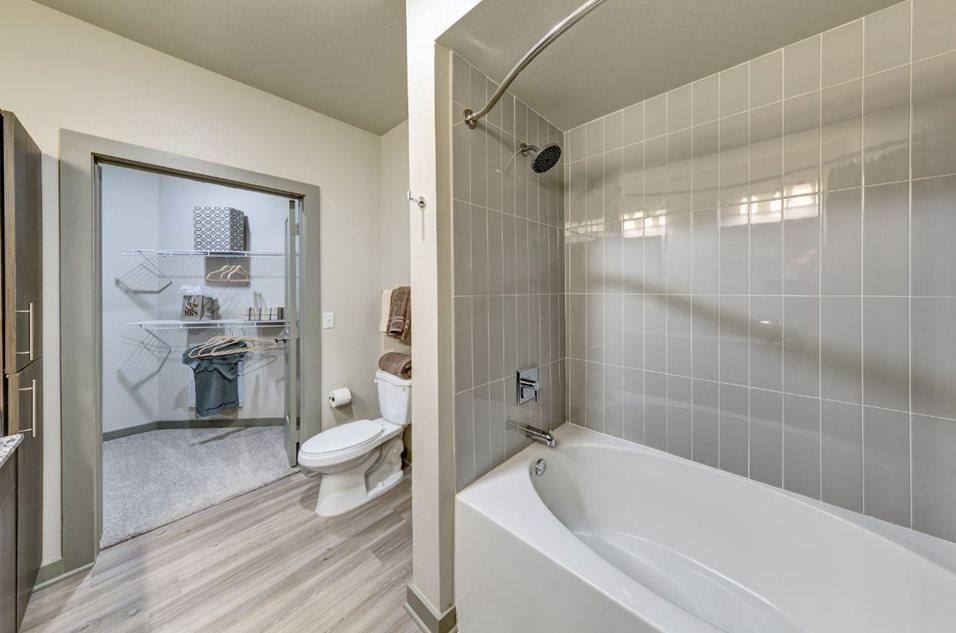 Apartment for rent at 680 E Algonquin Rd, Schaumburg, IL 60173