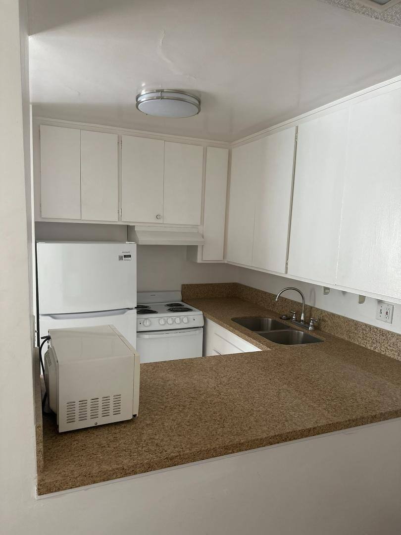 Apartment for rent at 803 W 30th St #21, Los Angeles, CA 90007
