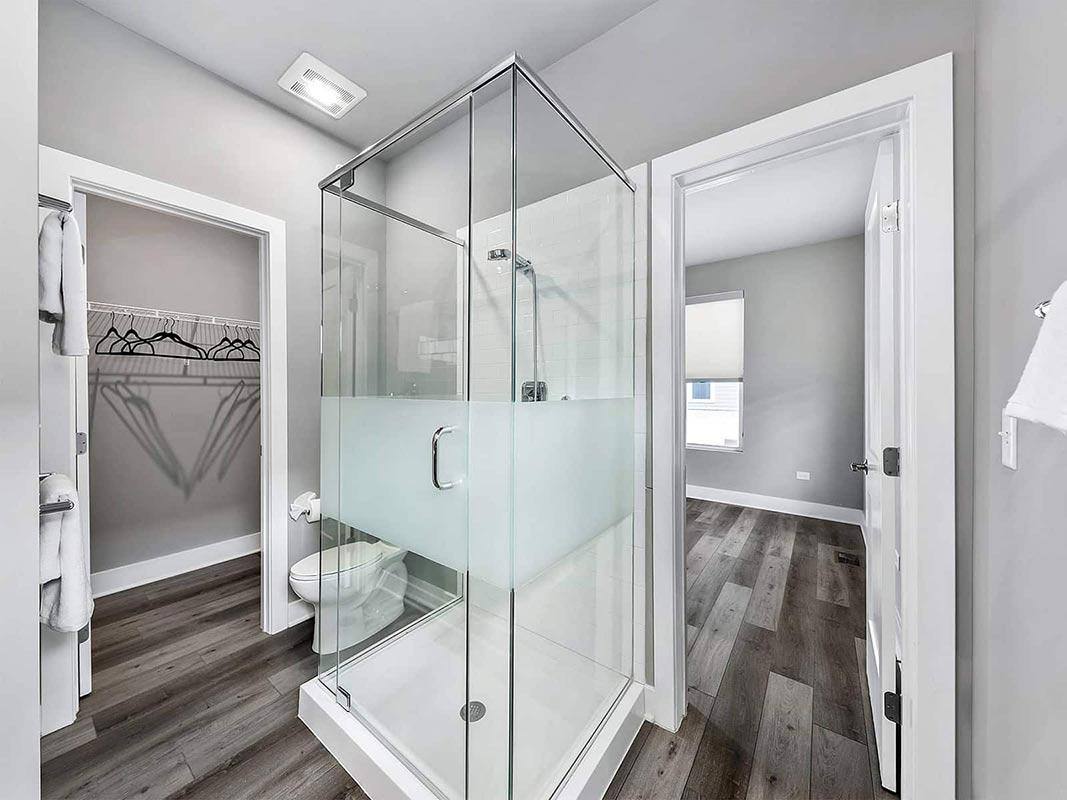 Apartment for rent at Creekside, 160 S Highpoint Dr, Romeoville, IL 60446