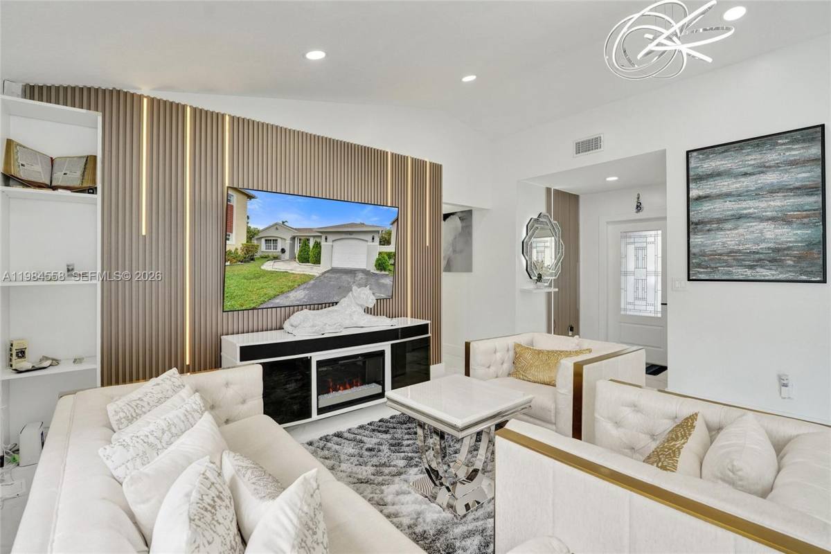 House for rent at 11761 NW 12th St Floor, Hollywood, FL 33026