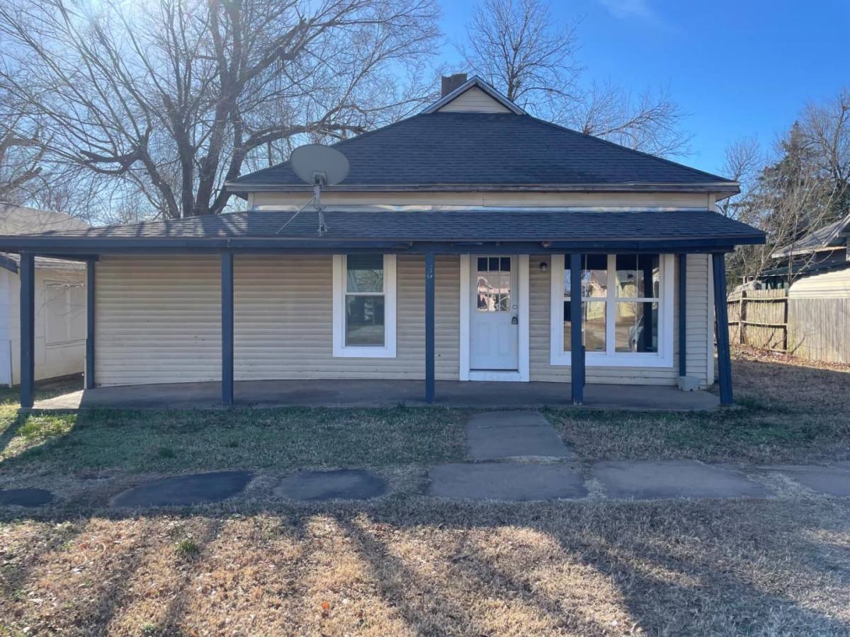 House for rent at 626 Holly St, Perry, OK 73077