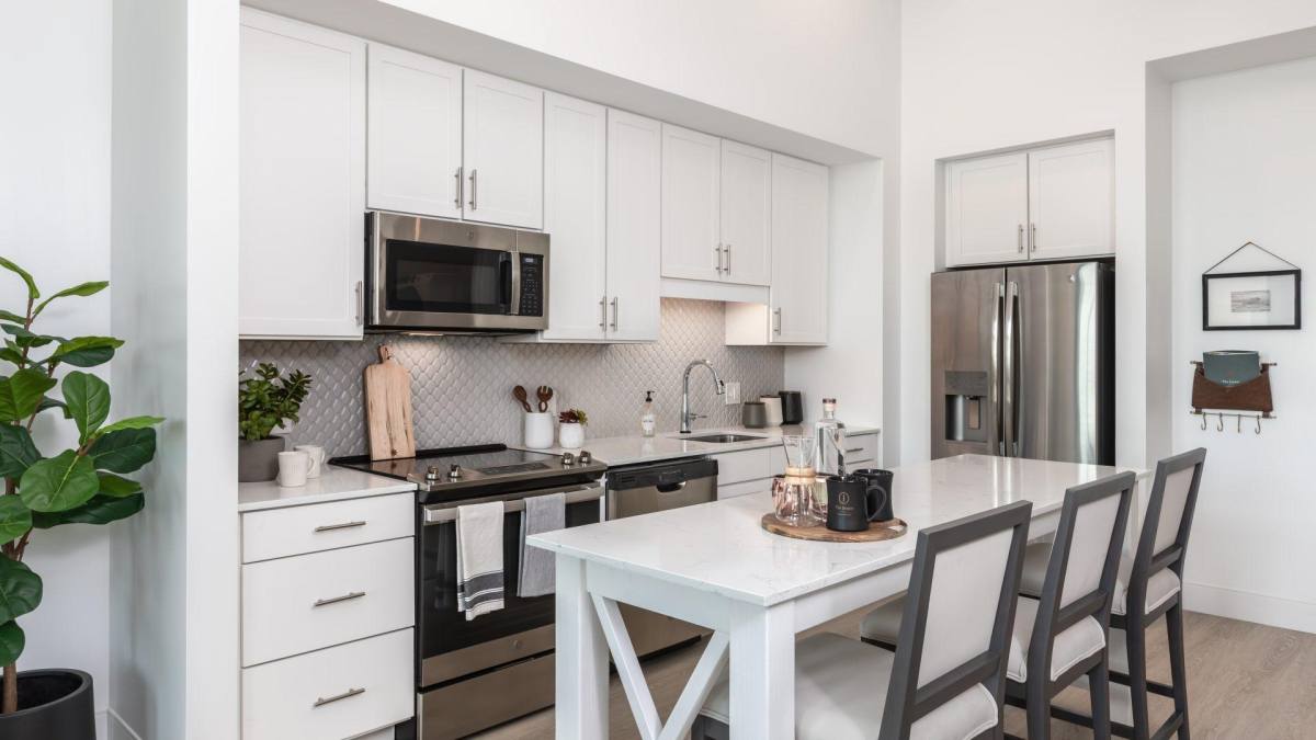 Apartment for rent at 310 Broad St, Charleston, SC 29401