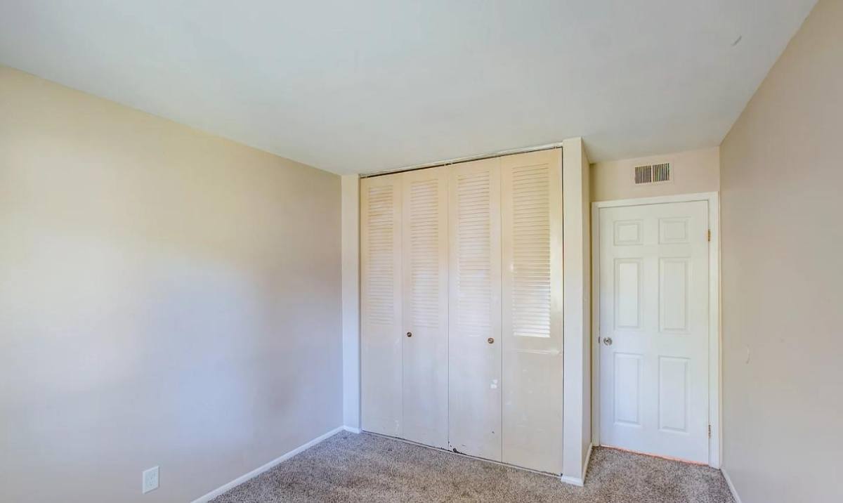 Apartment for rent at 241 Ottawa Bend, Morris, IL 60450
