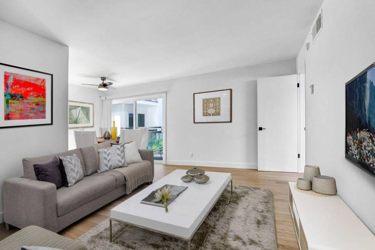 Apartment for rent at 520 Kelton Ave, Los Angeles, CA 90024