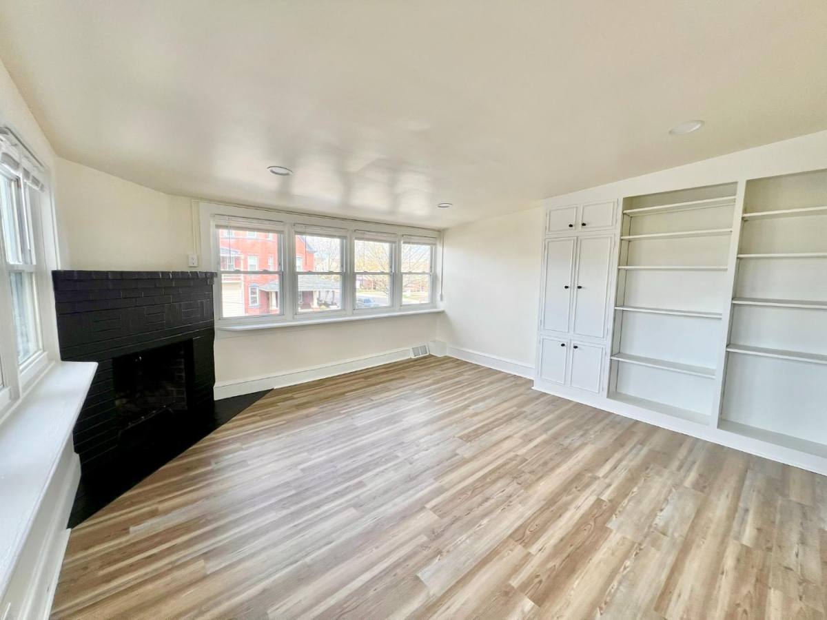 Apartment for rent at 202 S Broad St #2C, Lansdale, PA 19446