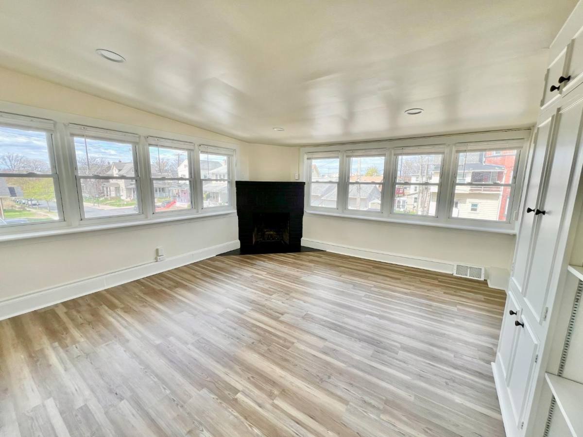 Apartment for rent at 202 S Broad St #2C, Lansdale, PA 19446