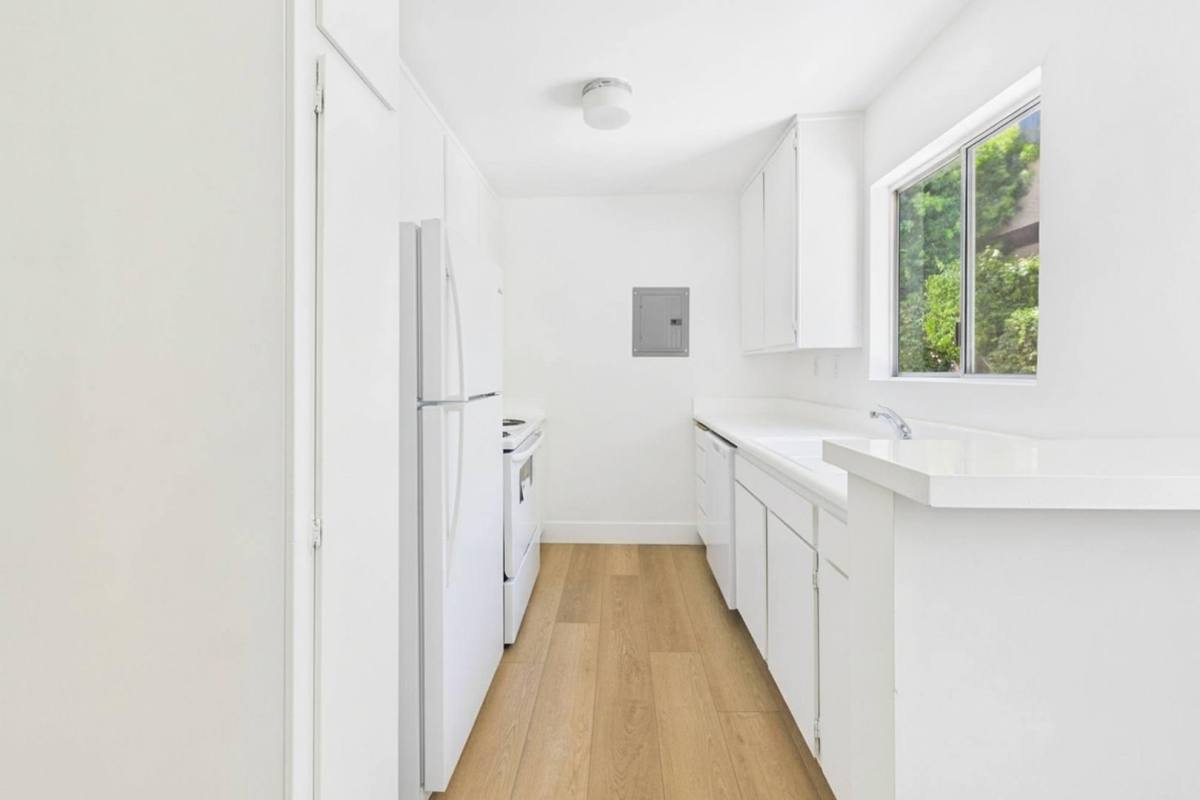 Apartment for rent at La Cresta, 223 Erbes Rd, Thousand Oaks, CA 91362