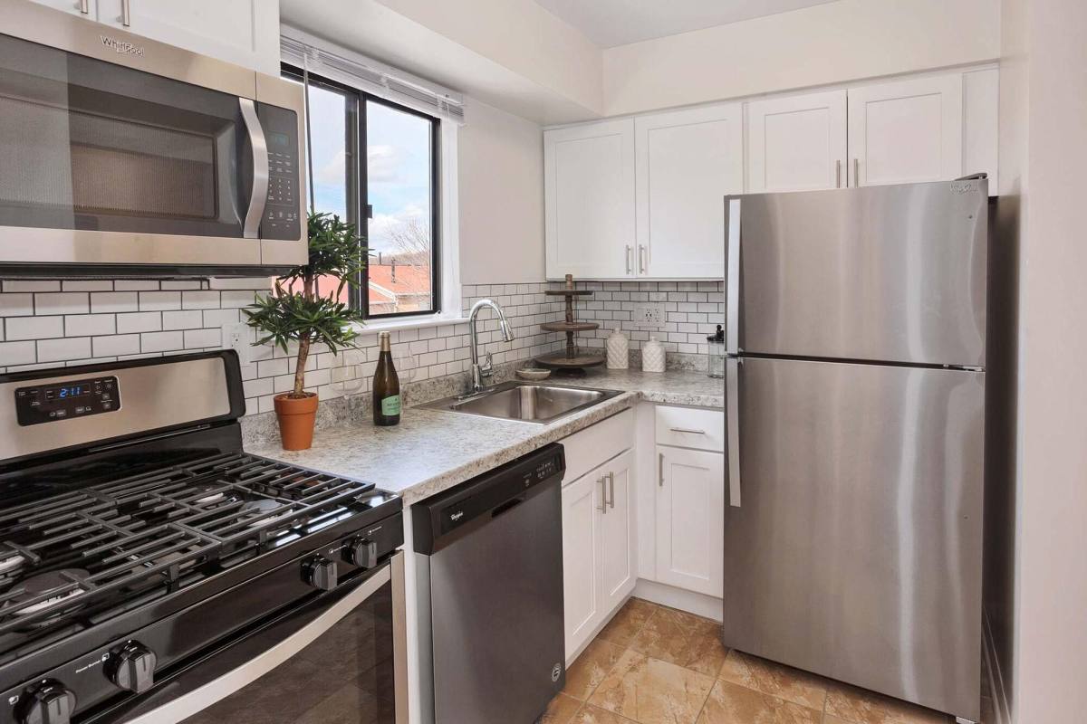 Apartment for rent at 100 Oakwood Village, Flanders, NJ 07836
