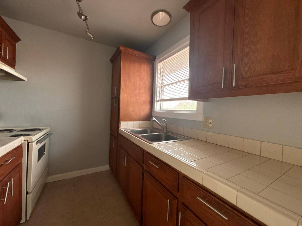 Apartment for rent at Oak Ridge, 2428 Underpass Ave, McAllen, TX 78501