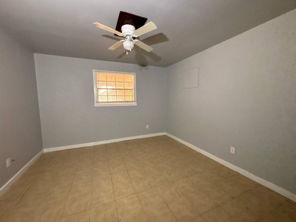 Apartment for rent at Oak Ridge, 2428 Underpass Ave, McAllen, TX 78501