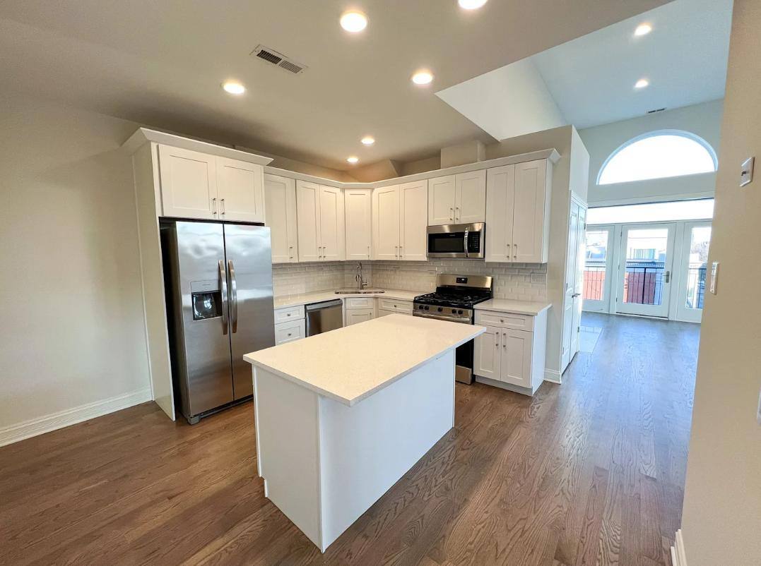 Apartment for rent at 1701 W Chicago Ave #3, Chicago, IL 60622