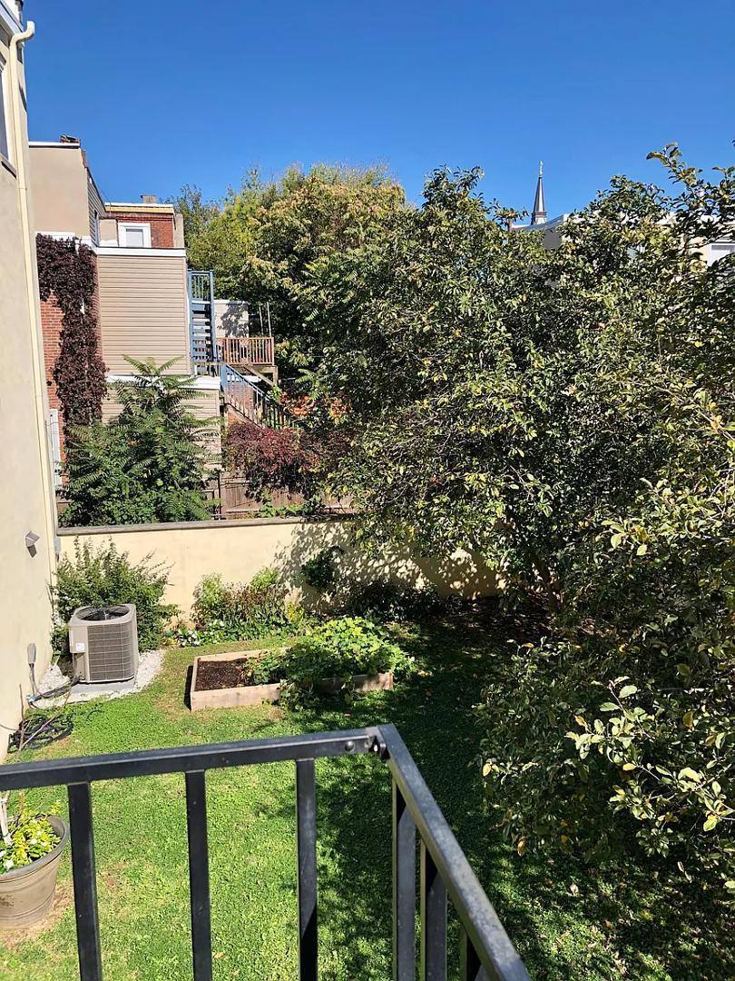 Apartment for rent at 917 N 6th St, Philadelphia, PA 19123
