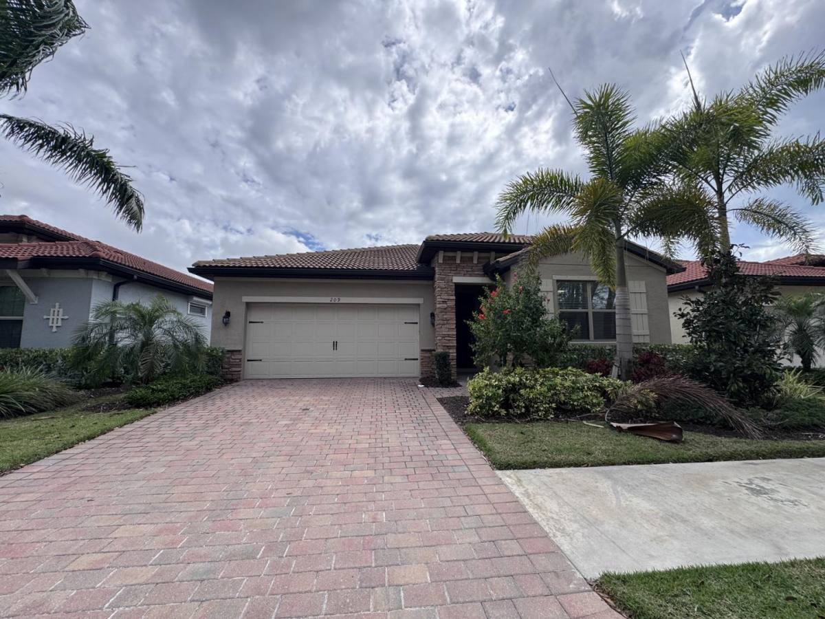 House for rent at 209 Vinadio Blvd, Nokomis, FL 34275