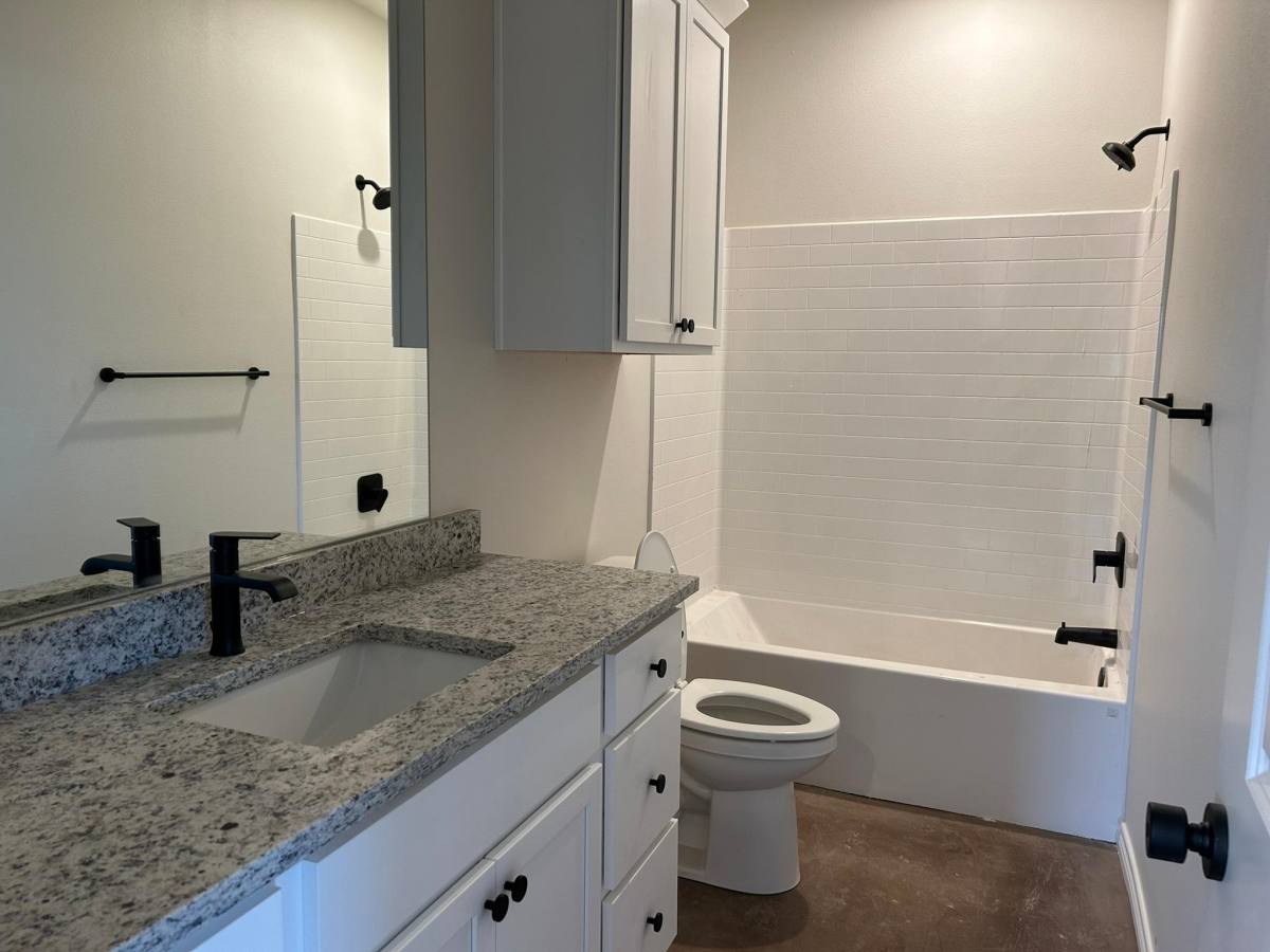 Townhouse for rent at 1604 County Rd #149, Flint, TX 75762