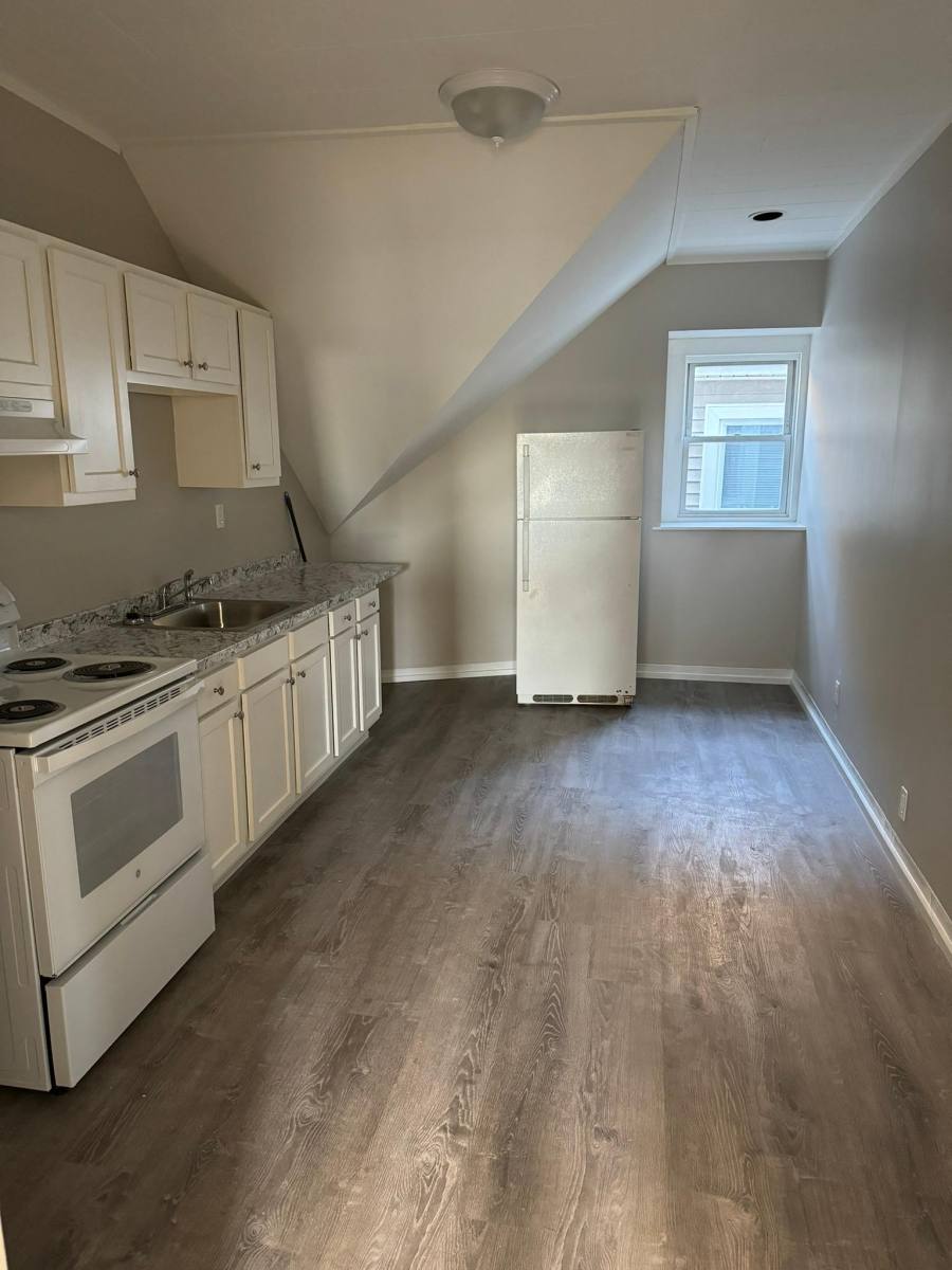 Apartment for rent at 286 Grove St #3F, Fall River, MA 02720