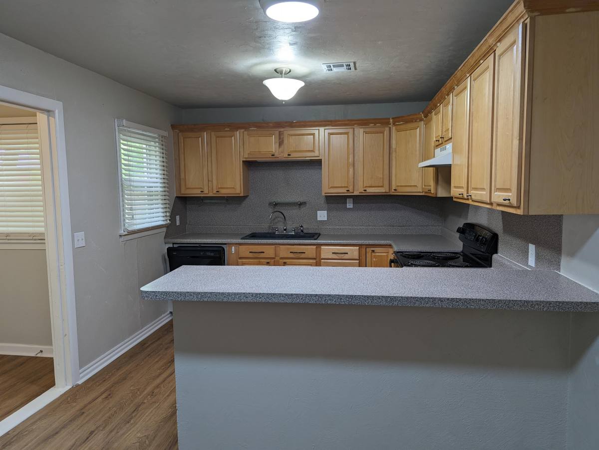 House for rent at 1027 W Apache St, Norman, OK 73069