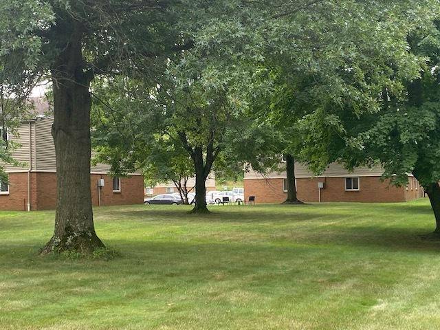 Apartment for rent at Lincoln Square, 114 Gluck St #118, Youngstown, OH 44505