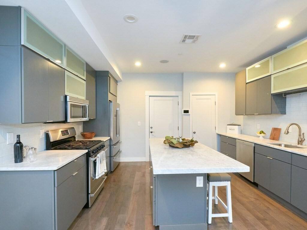 Apartment for rent at 186 Paris Street, 186-188 Paris St #5, East Boston, MA 02128