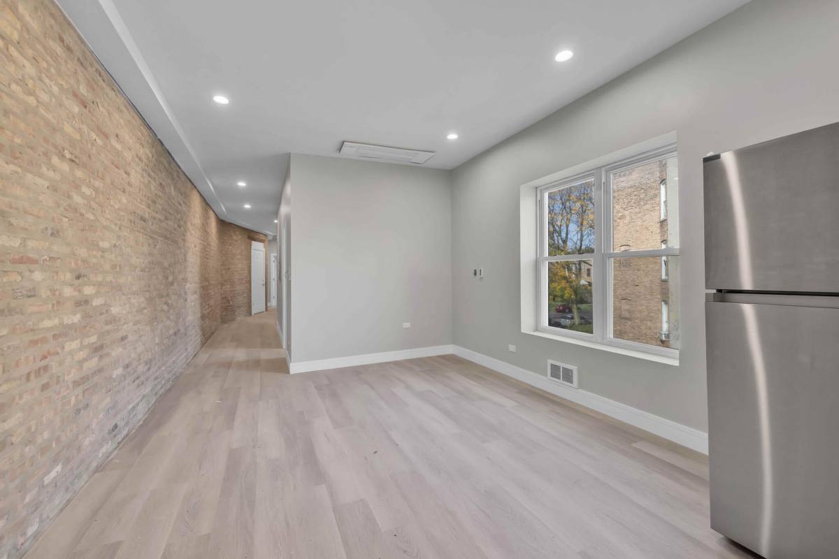 Condo for rent at 5231 S Indiana, Chicago, IL 60615