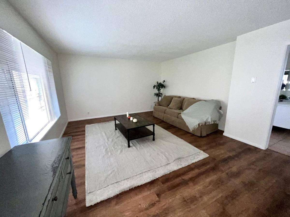 Apartment for rent at 1047 E 7th St #9, Long Beach, CA 90813