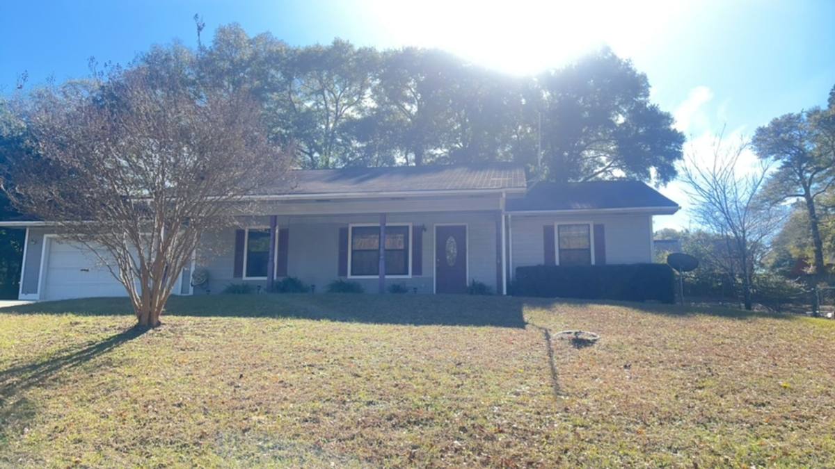 House for rent at 110 Comanche St, Daleville, AL 36322