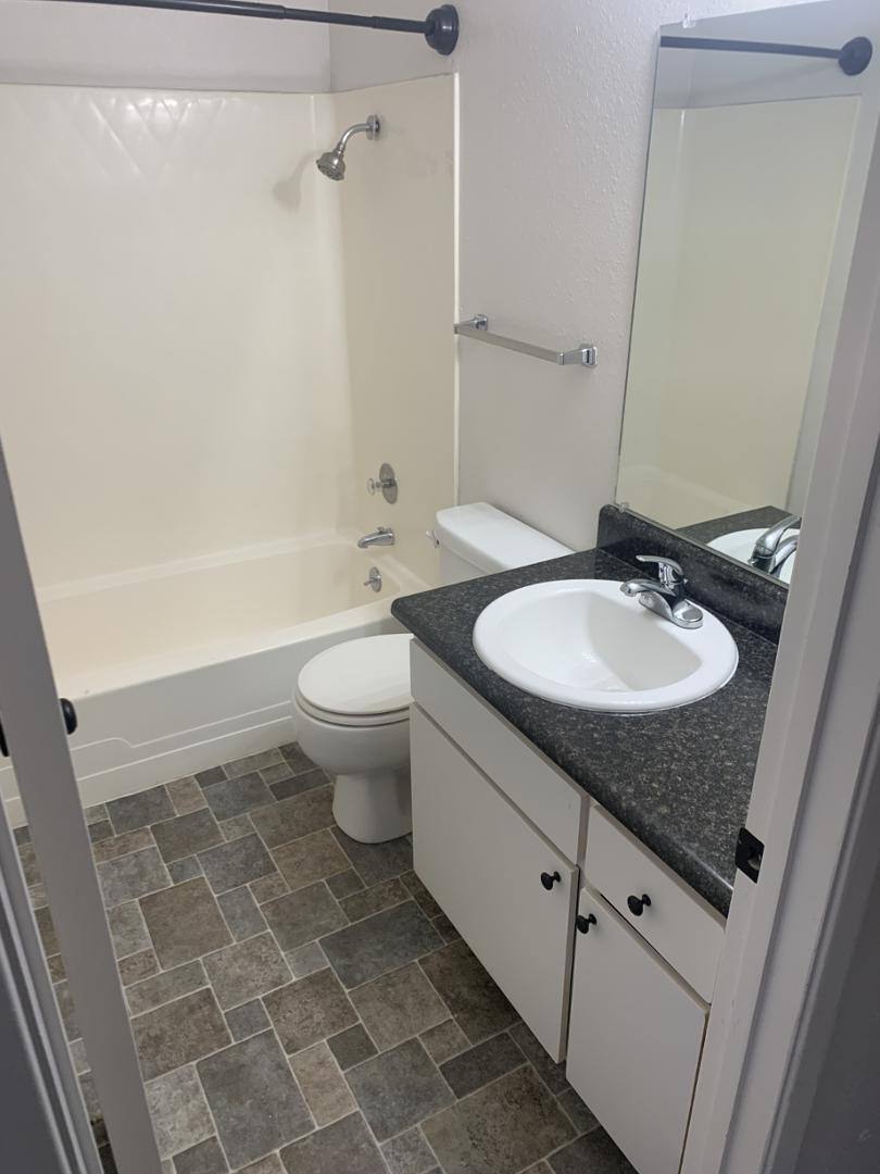 Apartment for rent at The Woodlands, 700 Crater Lake Ave #WL52, Medford, OR 97504