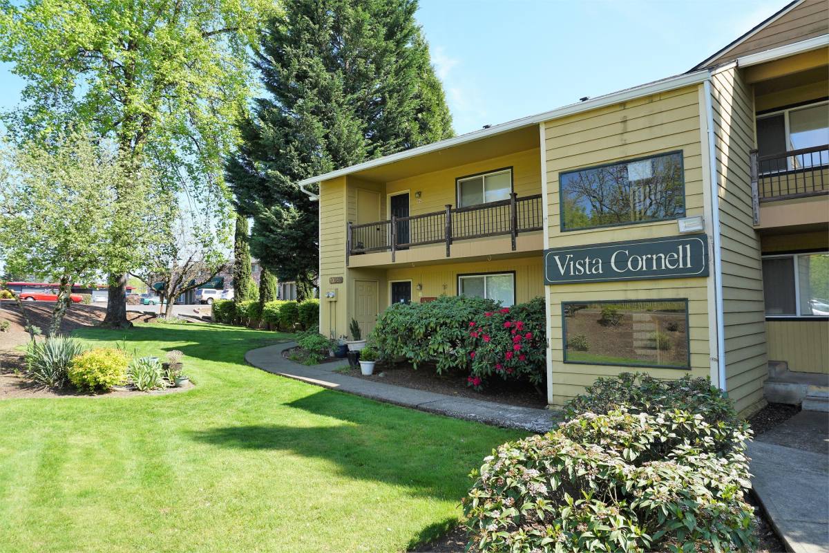 Townhouse for rent at 13050 NW Cornell Rd #E-02, Portland, OR 97229