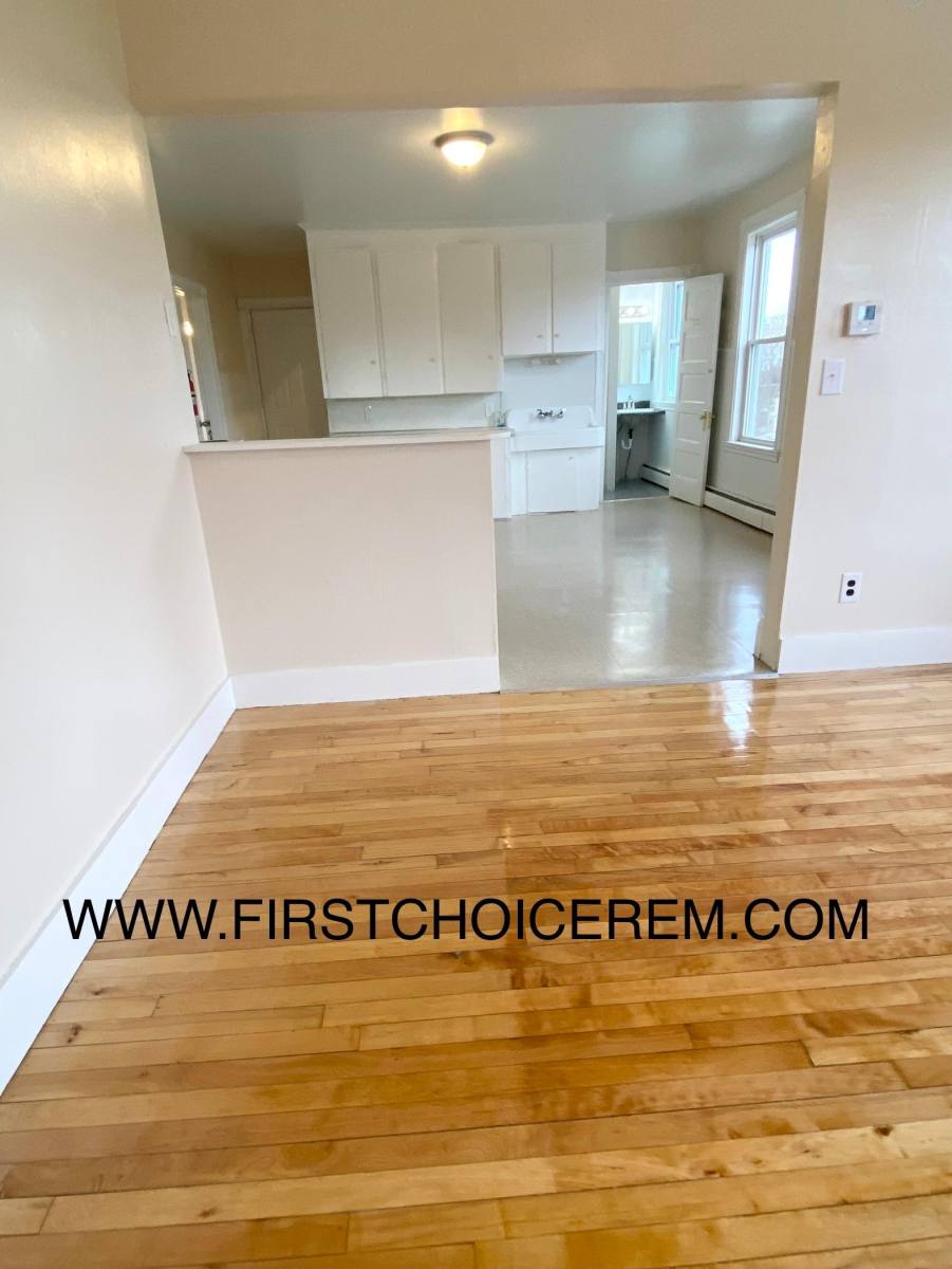 Apartment for rent at 171 Oxford St, Lewiston, ME 04240