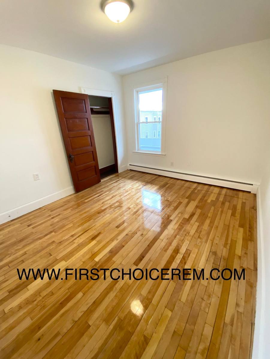 Apartment for rent at 171 Oxford St, Lewiston, ME 04240