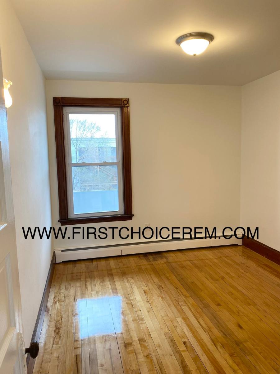 Apartment for rent at 171 Oxford St, Lewiston, ME 04240