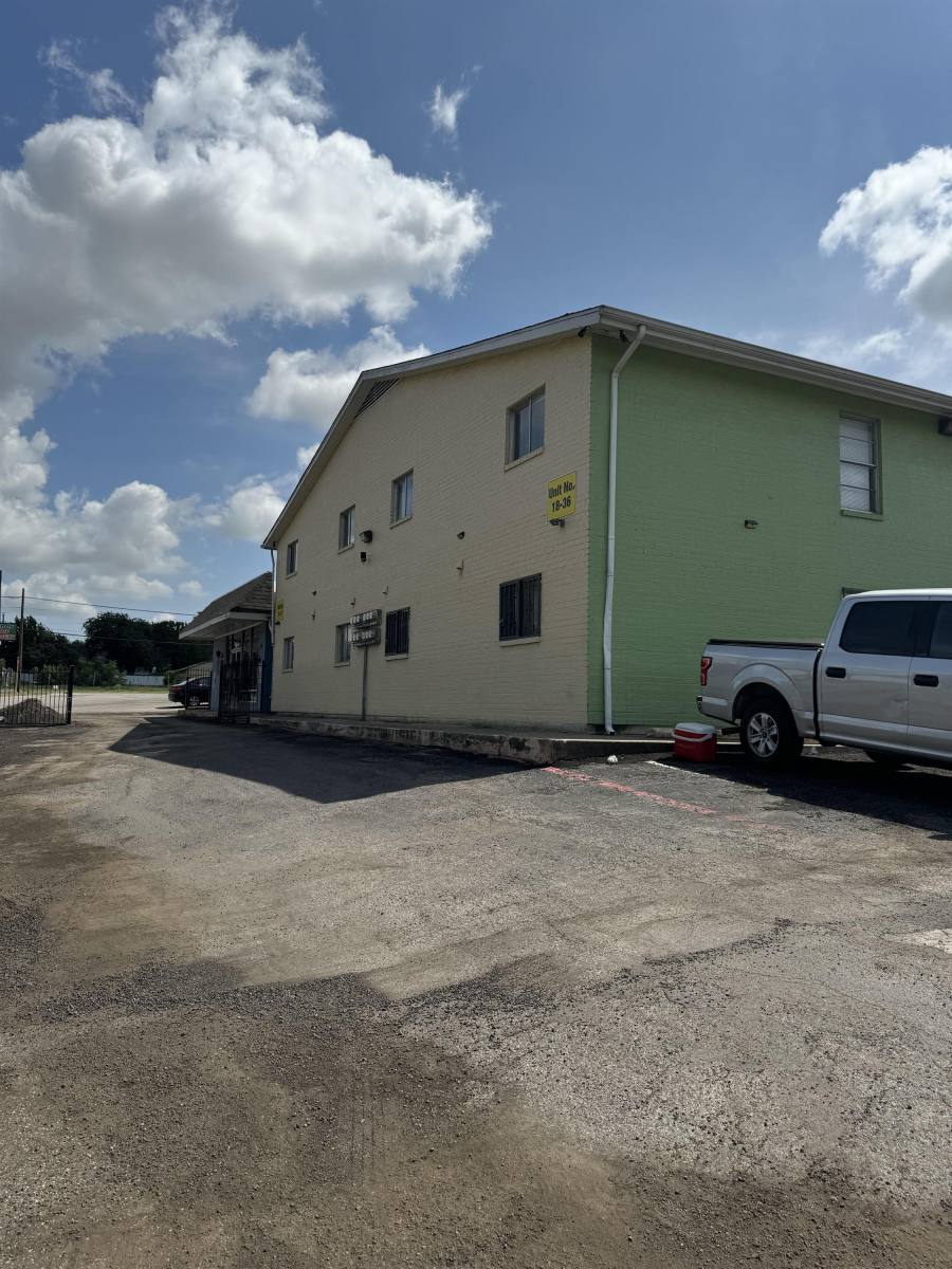 Apartment for rent at 420 N Gilmer St, Killeen, TX 76541