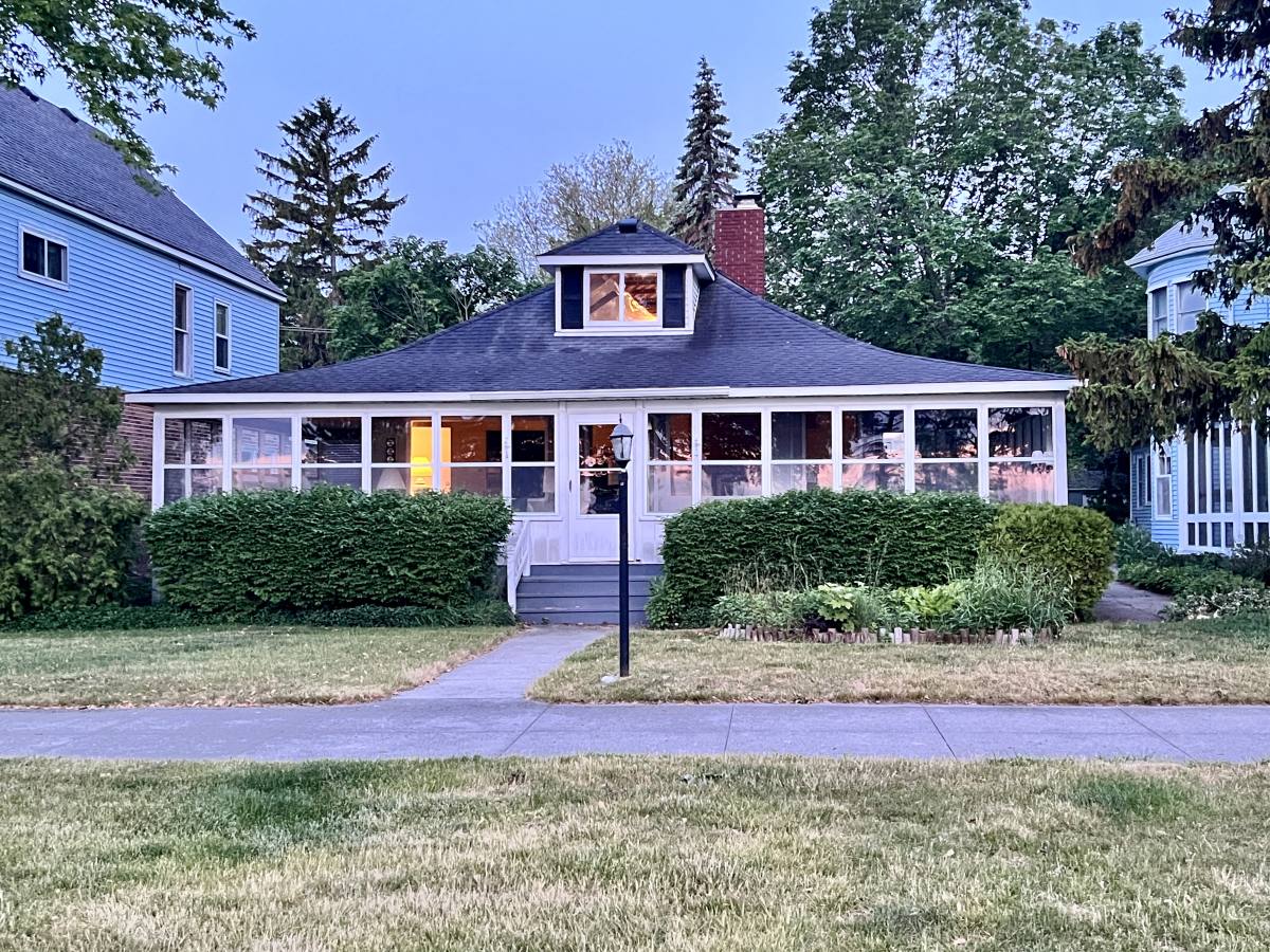 House for rent at 4046 Gratiot Ave, Port Huron, MI 48060