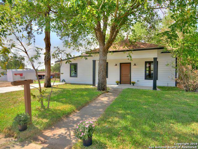 House for rent at 1005 3rd St, Floresville, TX 78114