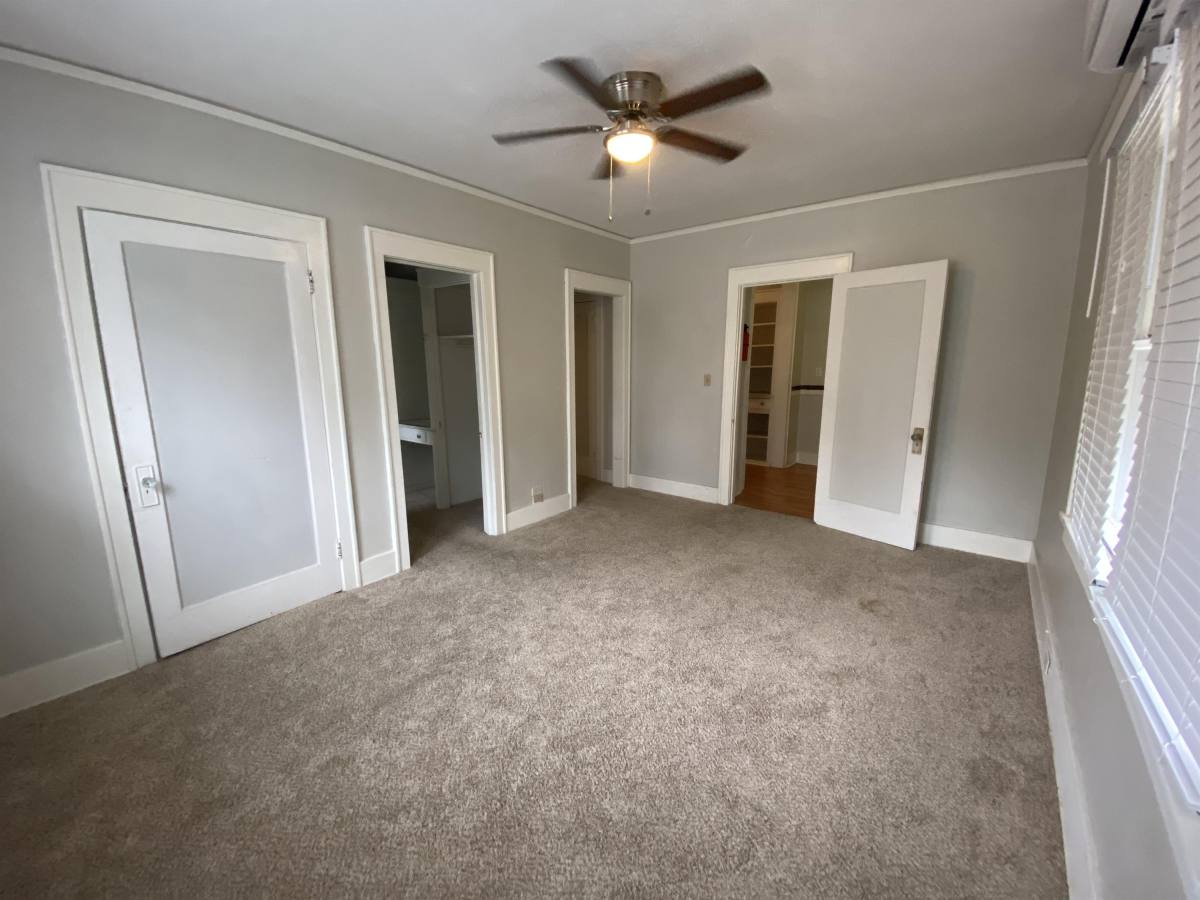 Apartment for rent at Plaza & Peacock, 1414 Austin St, Houston, TX 77002