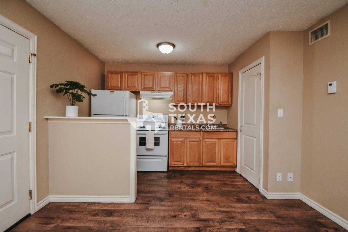 Apartment for rent at 1811 Lawndale Ave, Victoria, TX 77901
