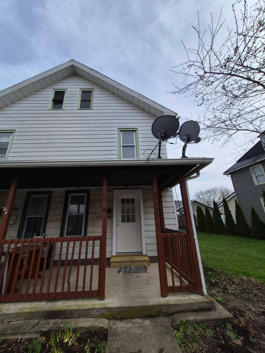 Apartment for rent at 107 Broad St, Montgomery, PA 17752