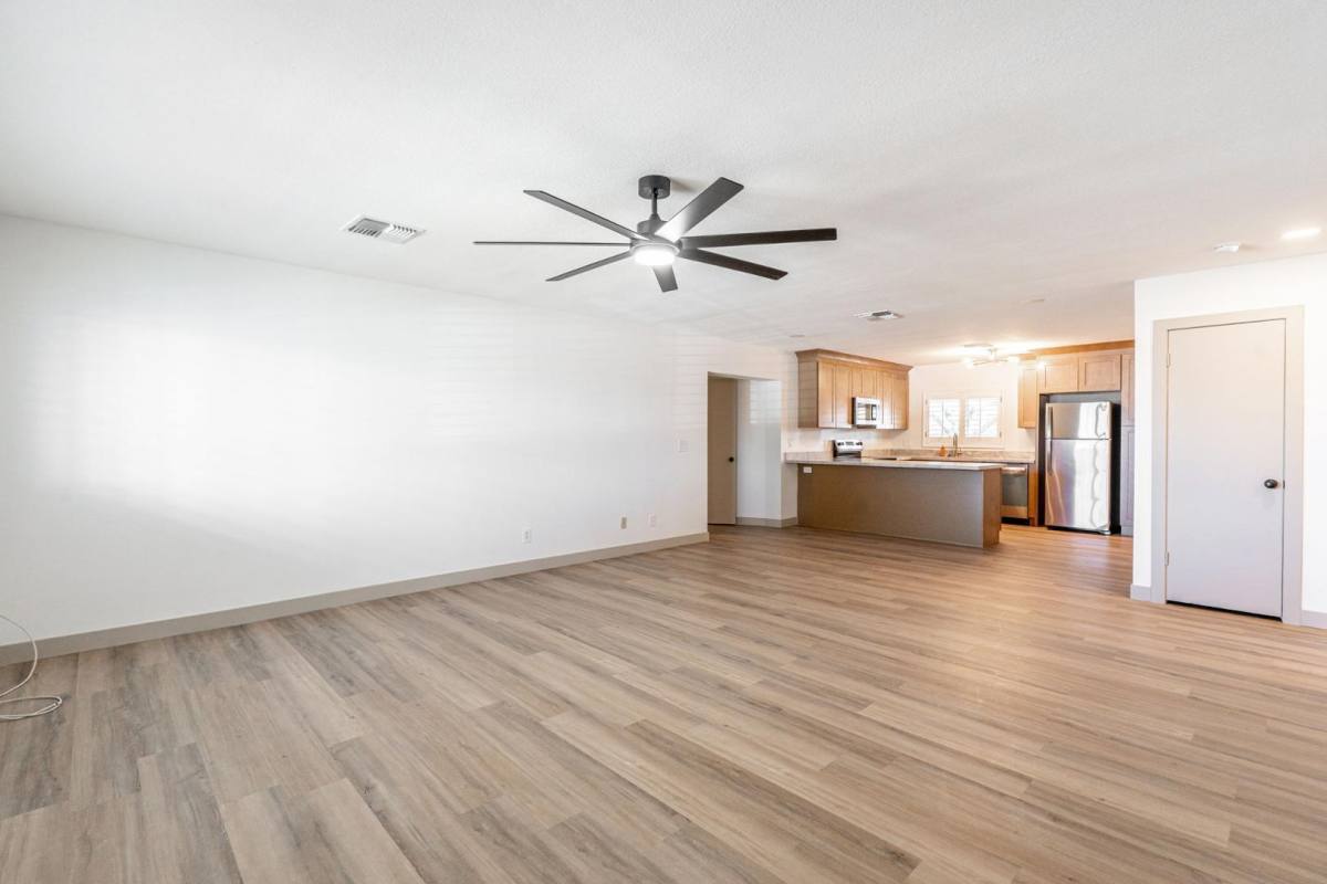 House for rent at 5739 W Monte Vista Rd, Phoenix, AZ 85035