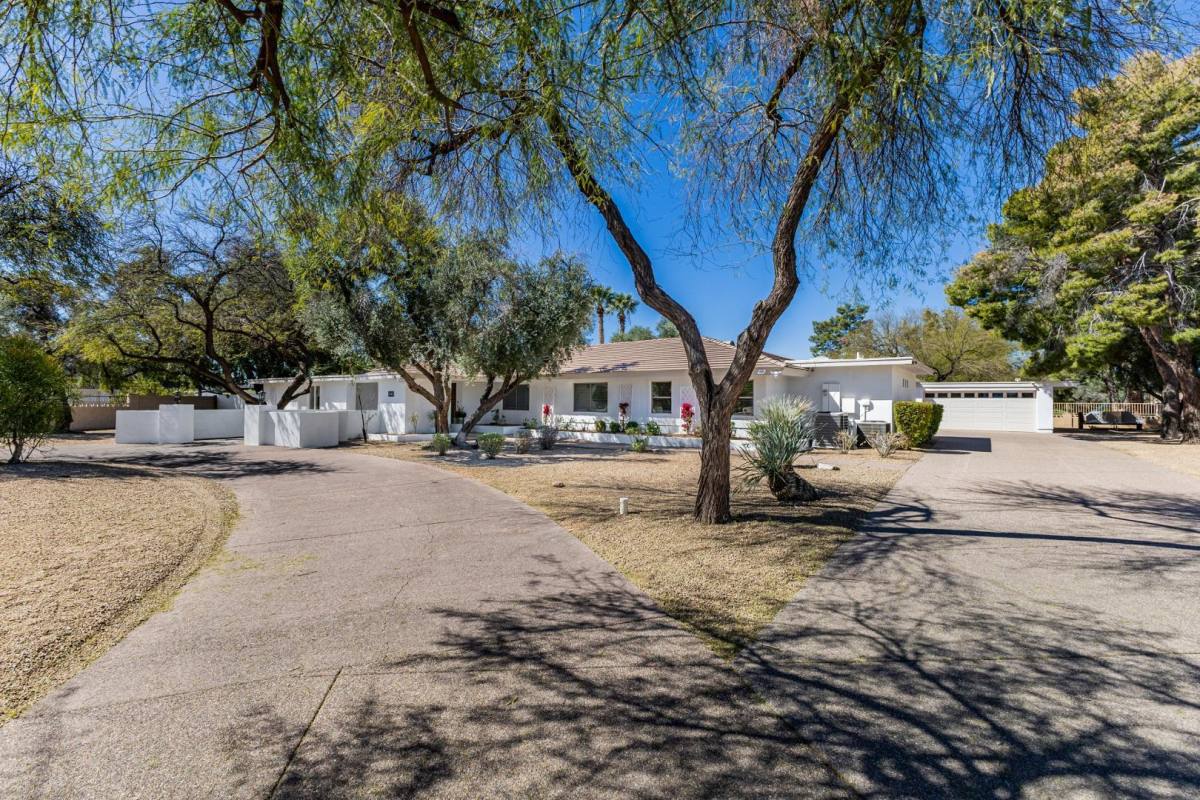 House for rent at 11832 N Oakhurst Way, Scottsdale, AZ 85254