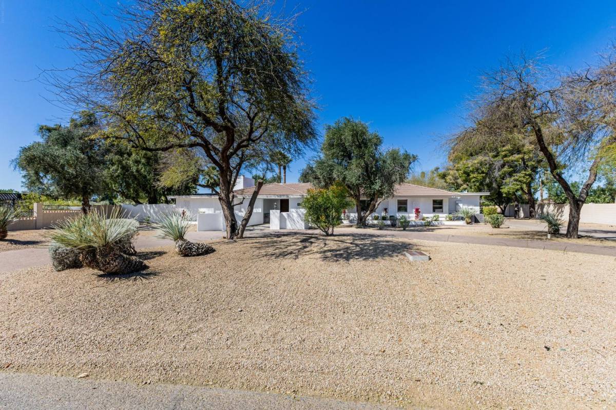 House for rent at 11832 N Oakhurst Way, Scottsdale, AZ 85254