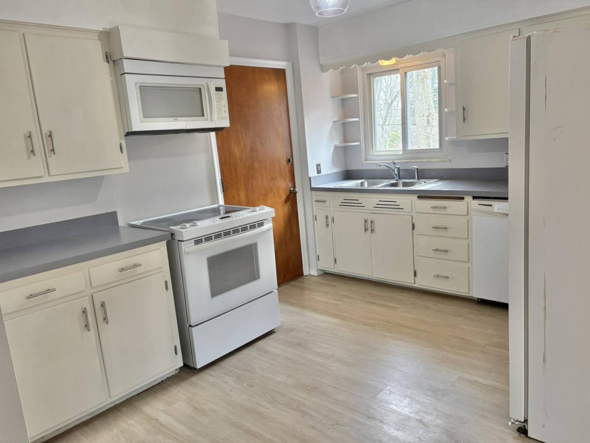 Condo for rent at 4033 Hillandale #4 or D, Toledo, OH 43606