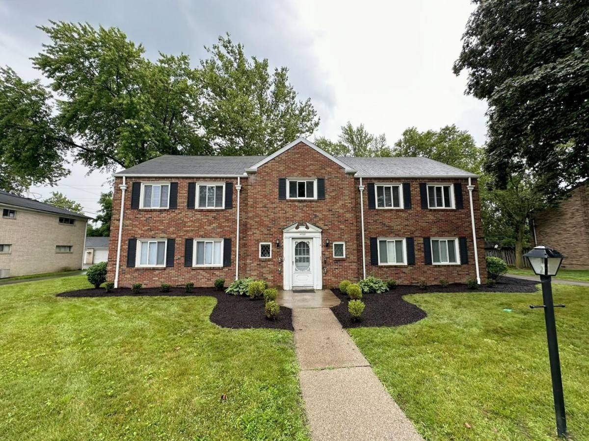 Condo for rent at 4033 Hillandale #4 or D, Toledo, OH 43606