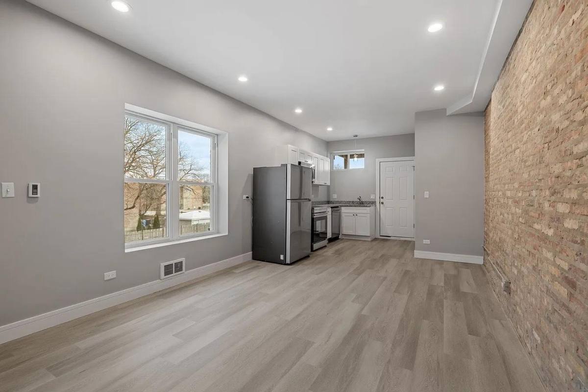 Apartment for rent at 5231 S Indiana, Chicago, IL 60615
