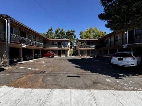 House for rent at 10786 Pippin St #5, Oakland, CA 94603