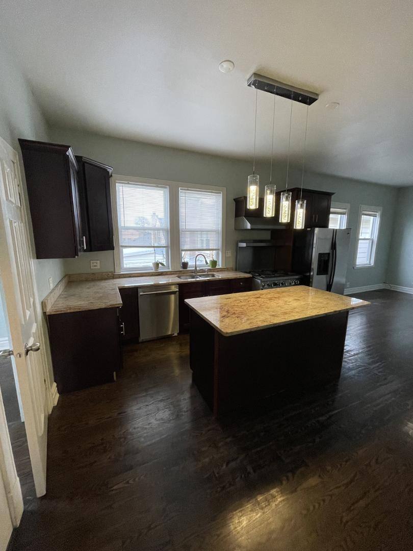 Apartment for rent at 5020 McVicker Ave #2R, Chicago, IL 60630