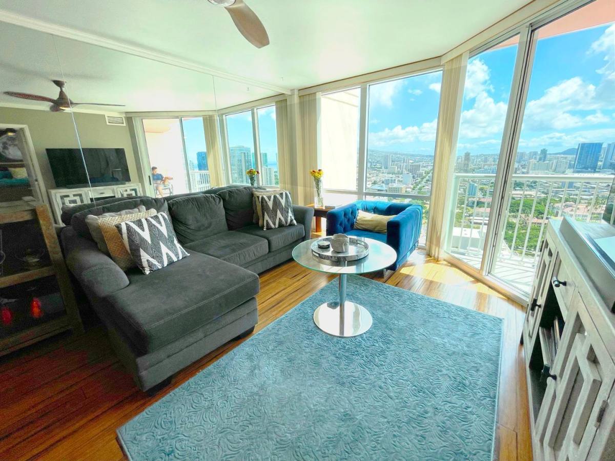 Apartment for rent at Kapio Kinau Ward, 801 S King St #3710, Honolulu, HI 96813